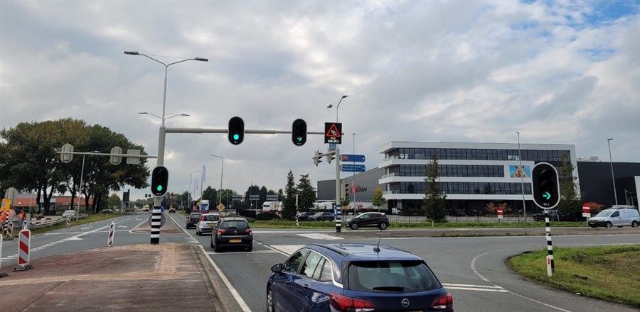 Bericht Samenwerkend systeem van slimme verkeerslichten doseert de drukte op de A2 bekijken